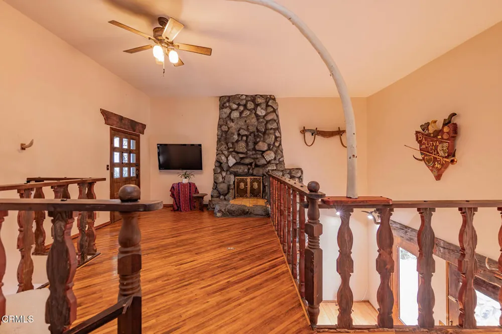 1519 Ayers Avenue Ojai, CA 93023