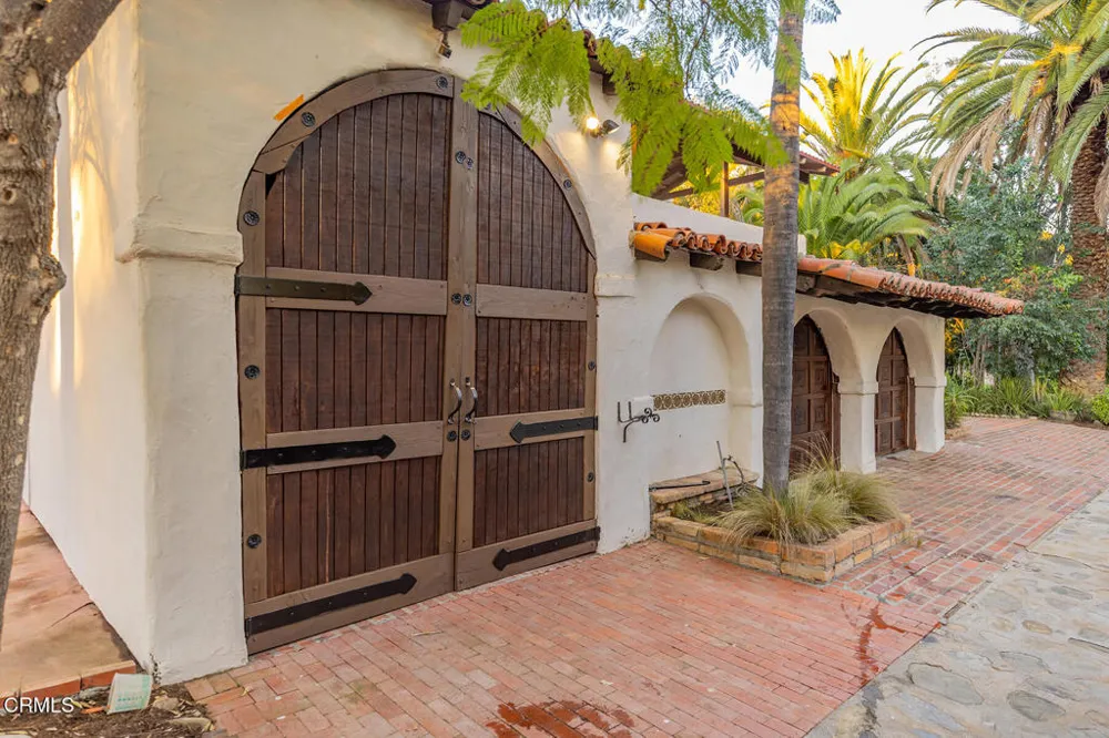 1519 Ayers Avenue Ojai, CA 93023