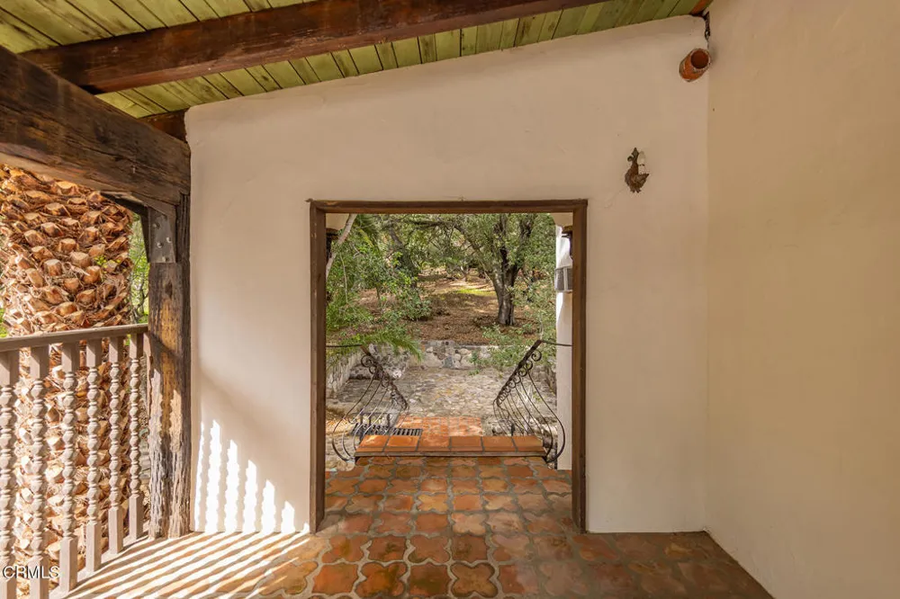 1519 Ayers Avenue Ojai, CA 93023