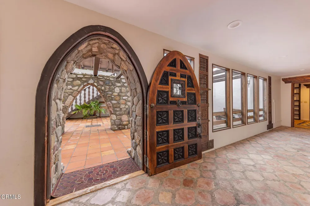 1519 Ayers Avenue Ojai, CA 93023