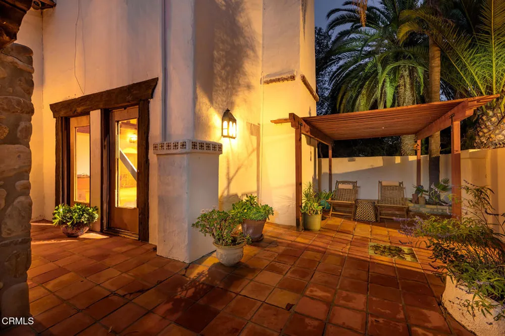 1519 Ayers Avenue Ojai, CA 93023