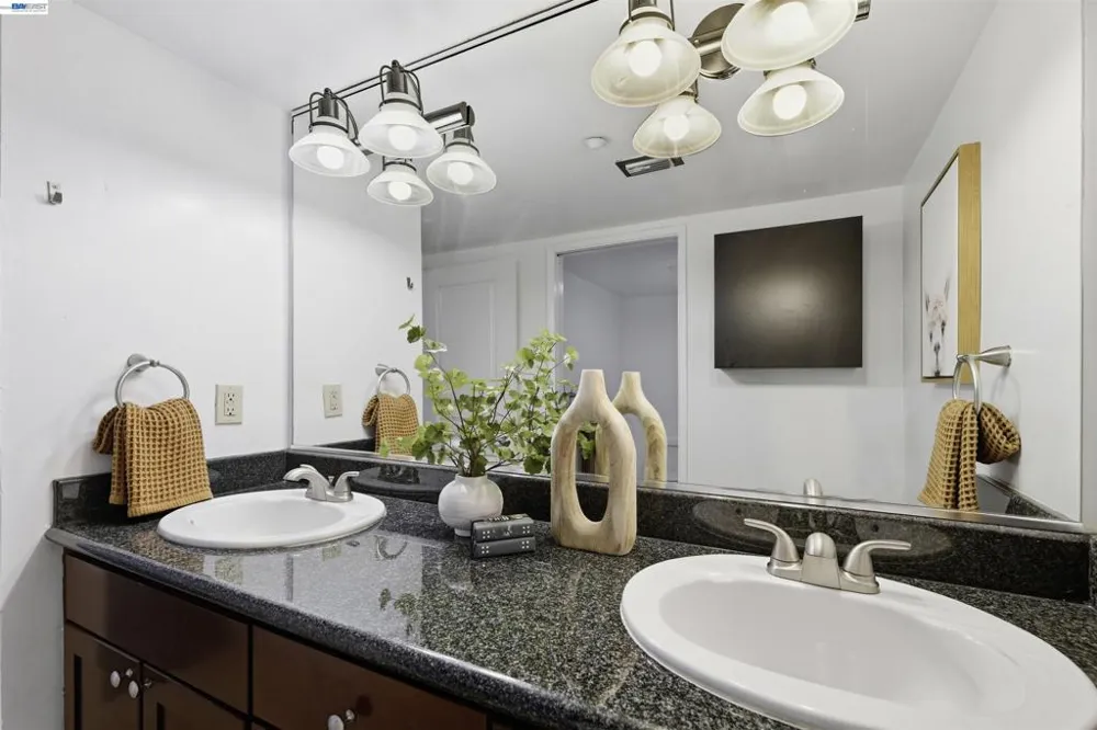 500 N St #205 Sacramento, CA 95814