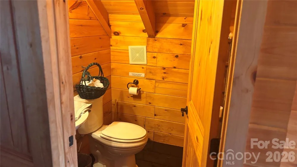 1694 Humpback Mountain Road Spruce Pine, NC 28777