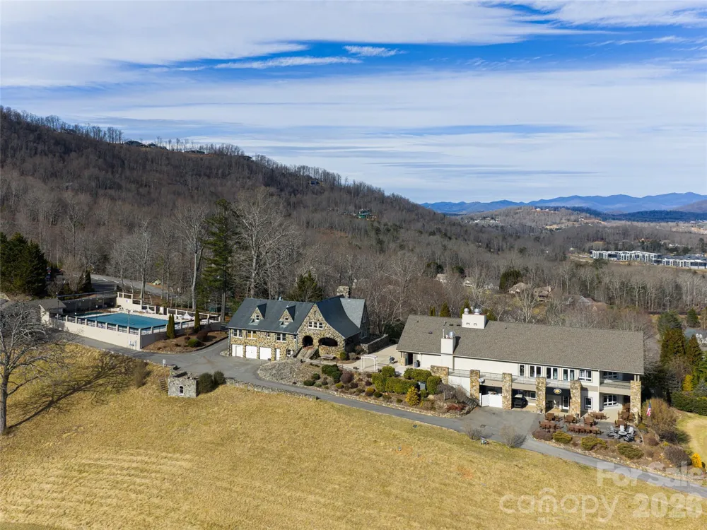 40 Cedar Drive Mills River, NC 28759