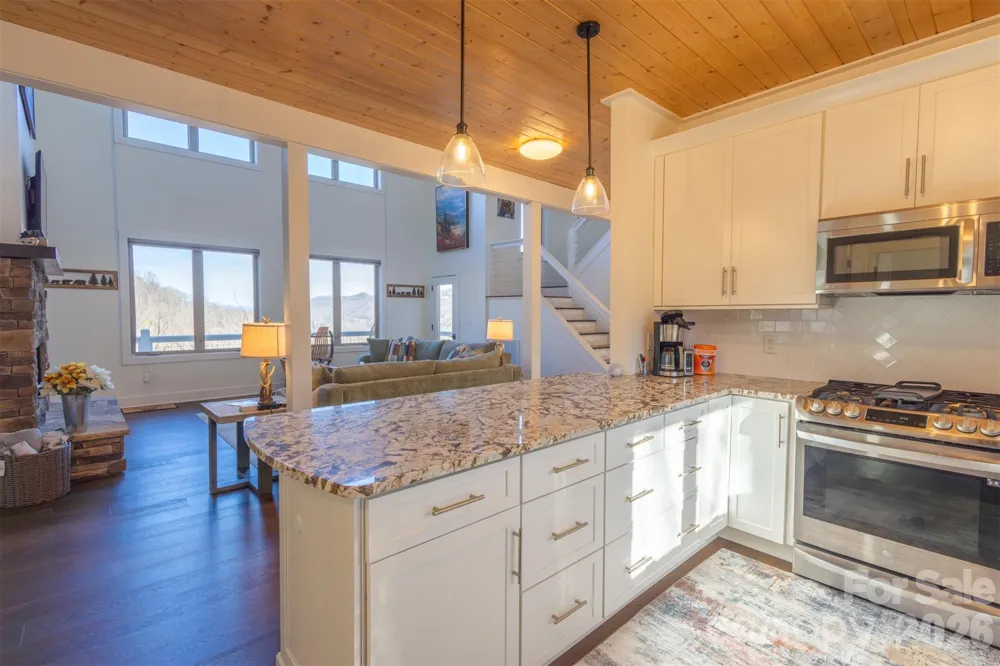 346 Birdymay Drive Tuckasegee, NC 28783