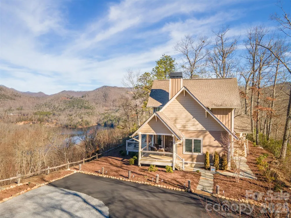346 Birdymay Drive Tuckasegee, NC 28783