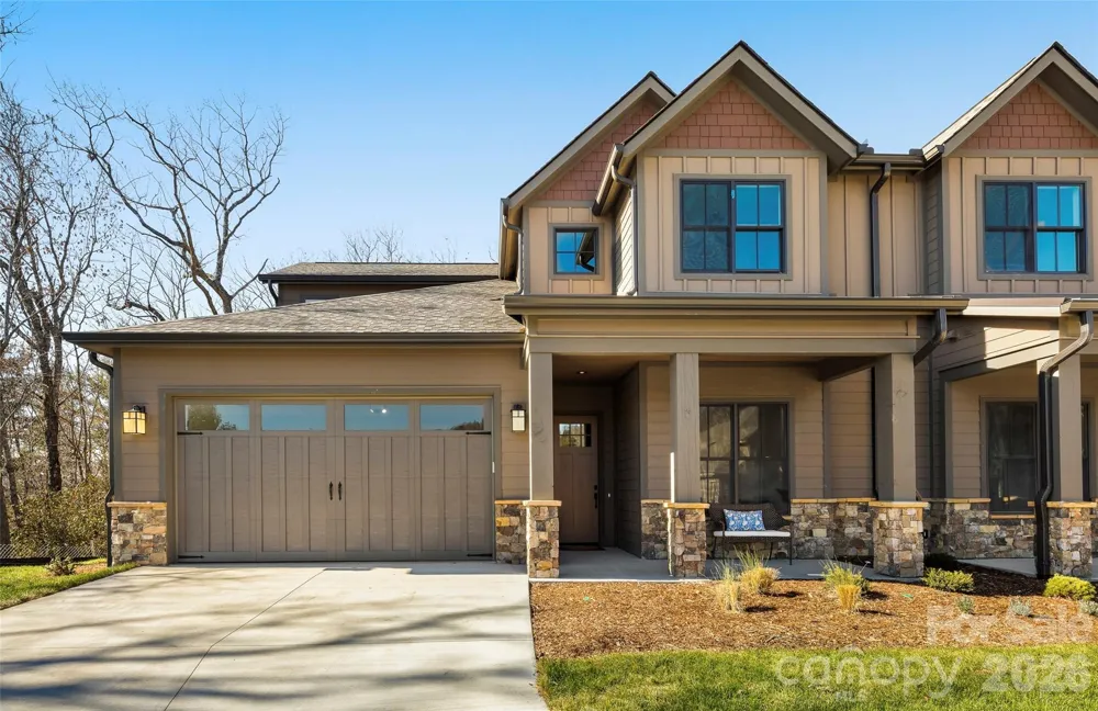 105 Chimney Chase Trail Hendersonville, NC 28739