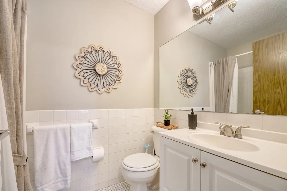 1117 Trailwood S Hopkins, MN 55343