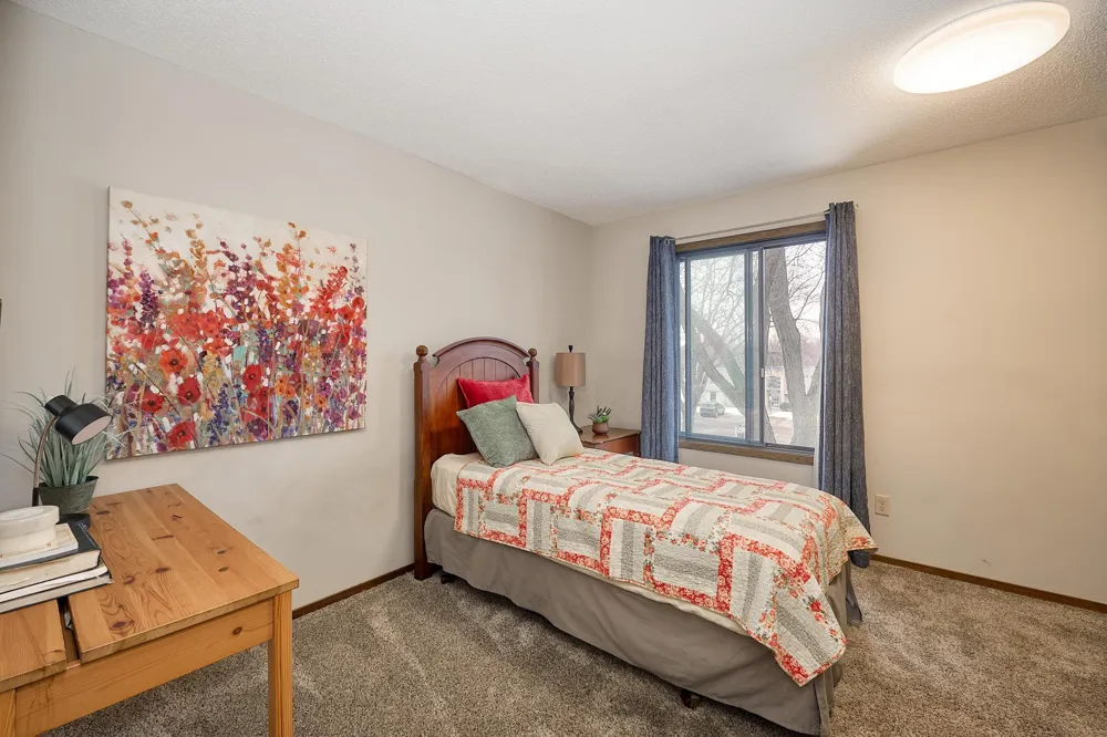 1117 Trailwood S Hopkins, MN 55343