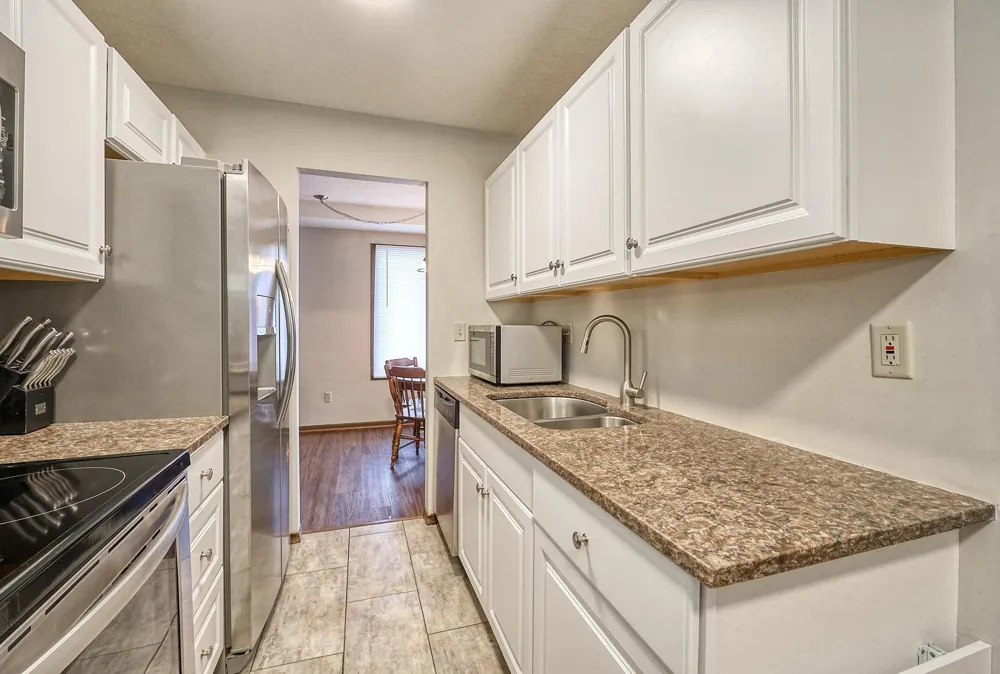 1117 Trailwood S Hopkins, MN 55343