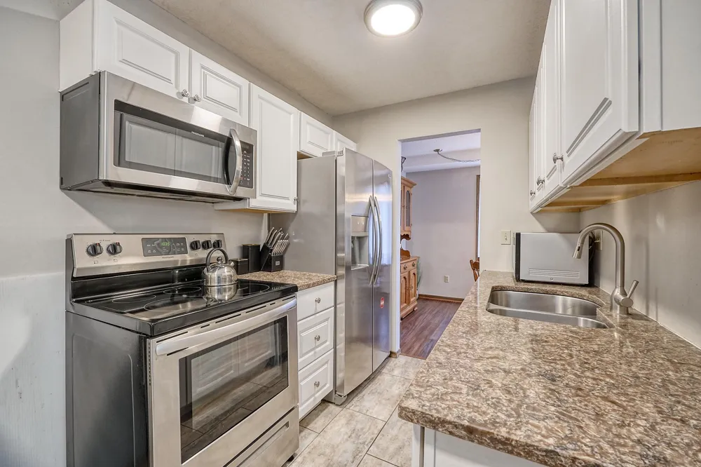 1117 Trailwood S Hopkins, MN 55343