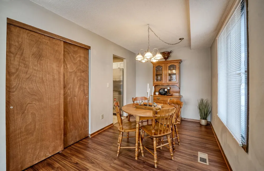 1117 Trailwood S Hopkins, MN 55343