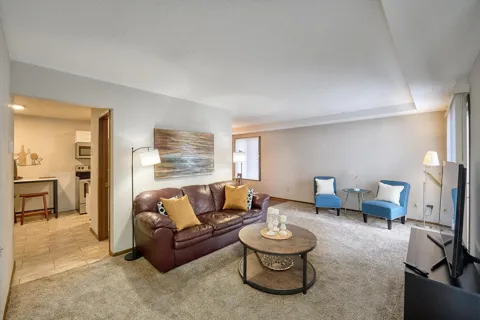 1117 Trailwood S
