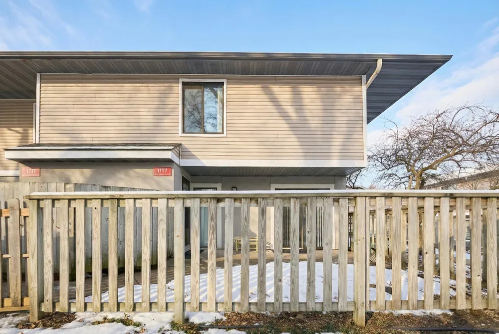 1117 Trailwood S Hopkins, MN 55343