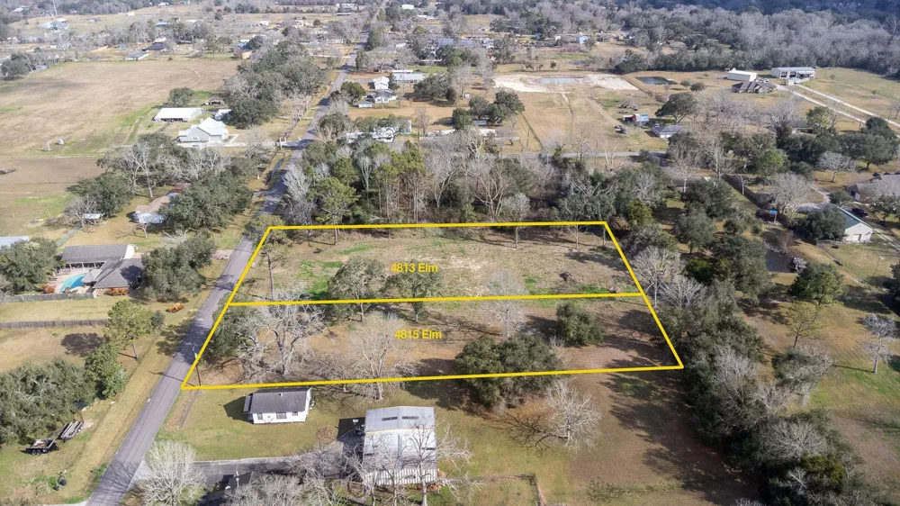 4813 S Elm Avenue Santa Fe, TX 77517