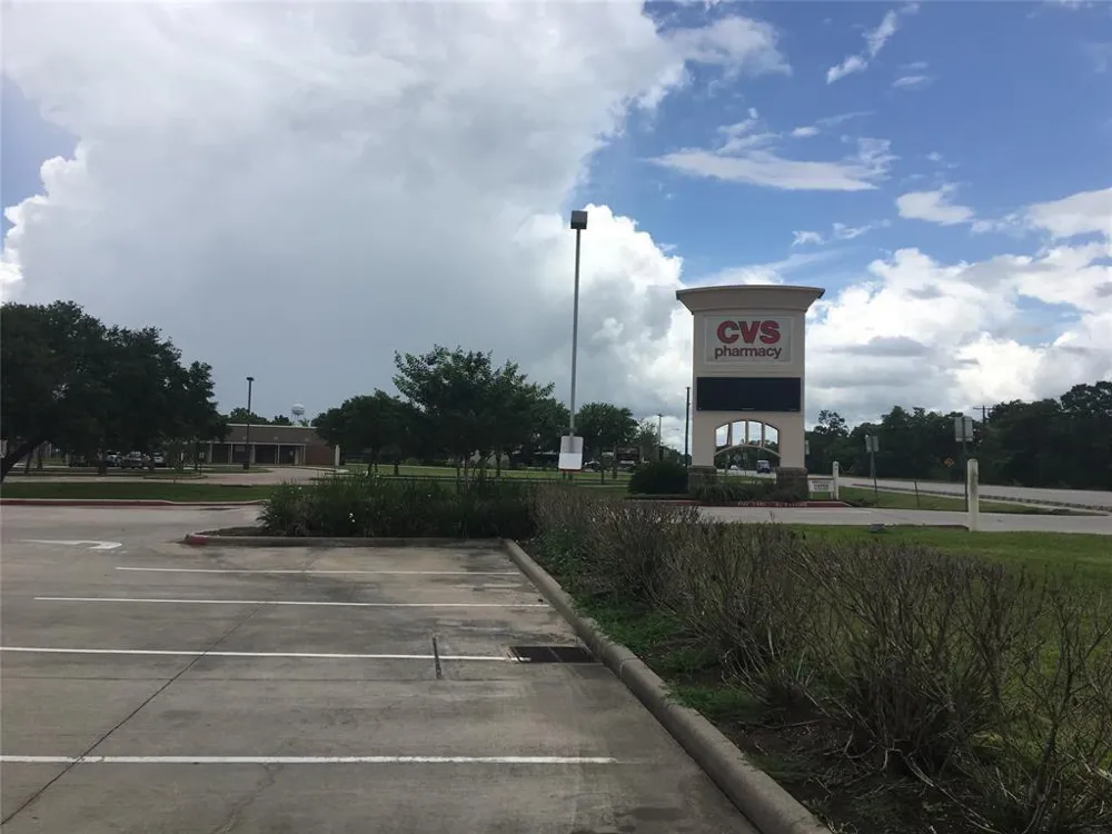 908 S Columbia Drive West Columbia, TX 77486