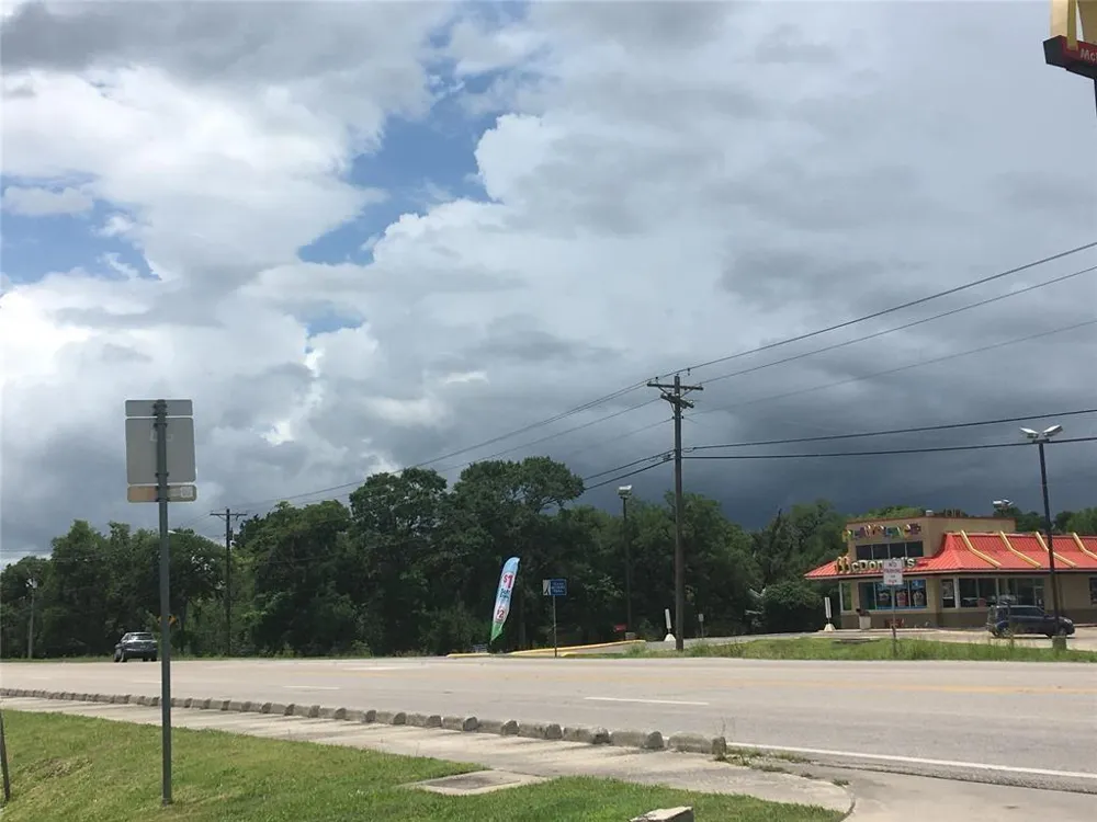 908 S Columbia Drive West Columbia, TX 77486