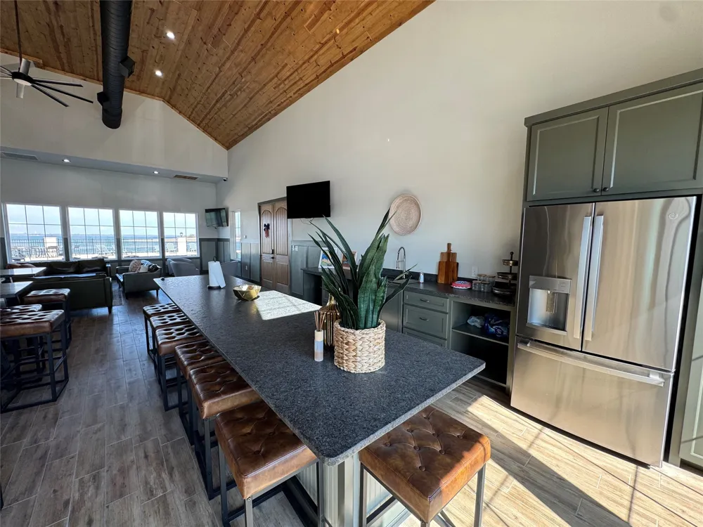 552 Lakeshore Lane Windom, TX 75492
