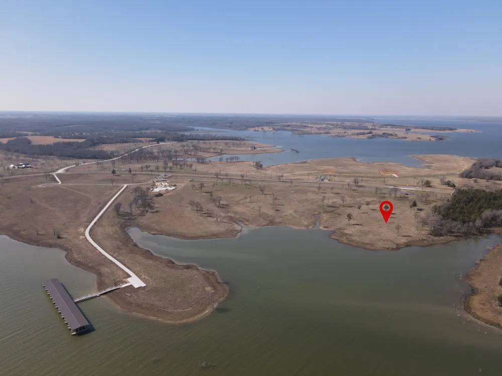 552 Lakeshore Lane Windom, TX 75492
