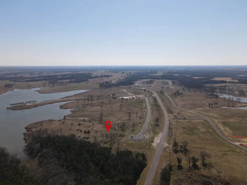 552 Lakeshore Lane Windom, TX 75492