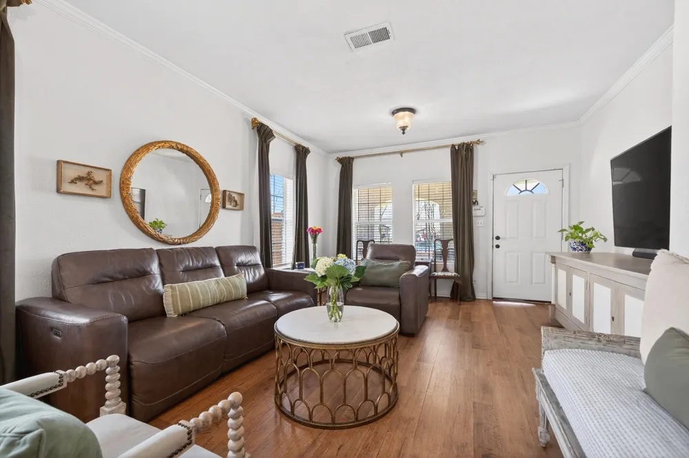 607 Bethpage Avenue Dallas, TX 75217