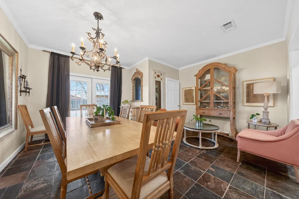 607 Bethpage Avenue Dallas, TX 75217