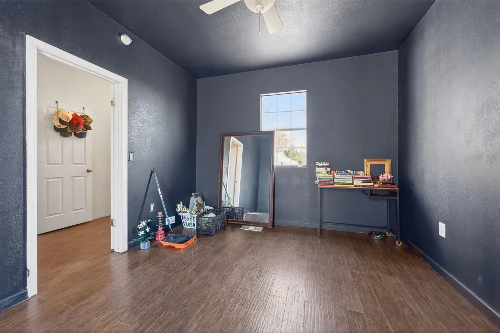 607 Bethpage Avenue Dallas, TX 75217