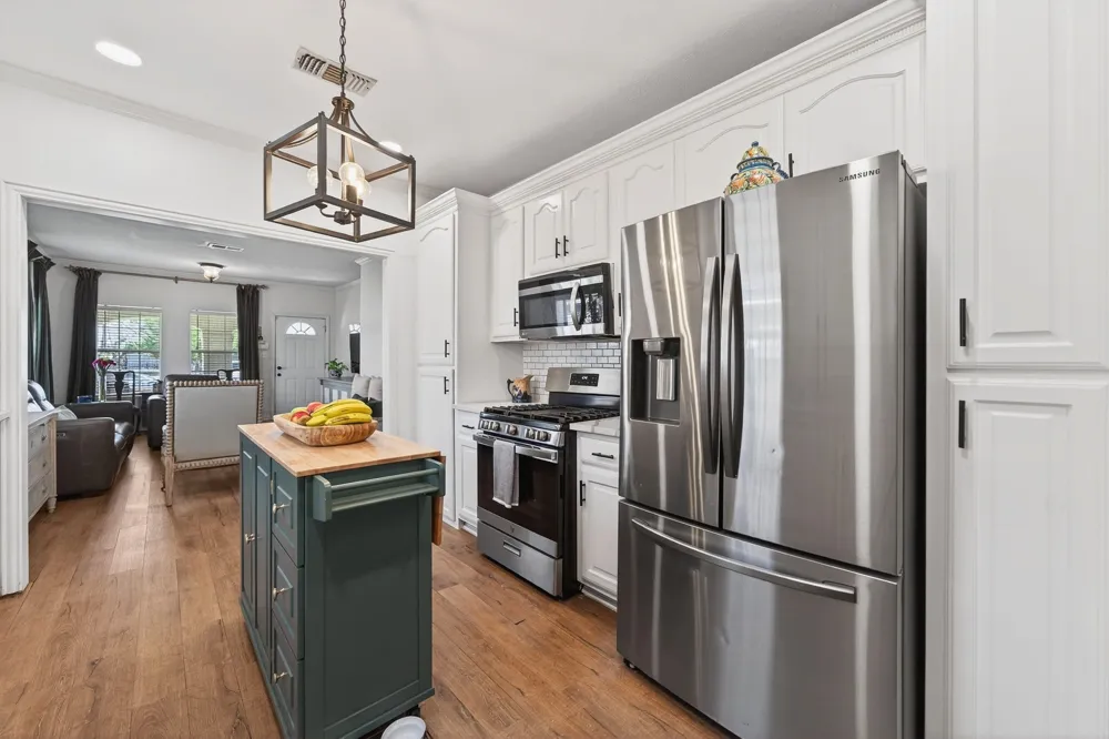 607 Bethpage Avenue Dallas, TX 75217