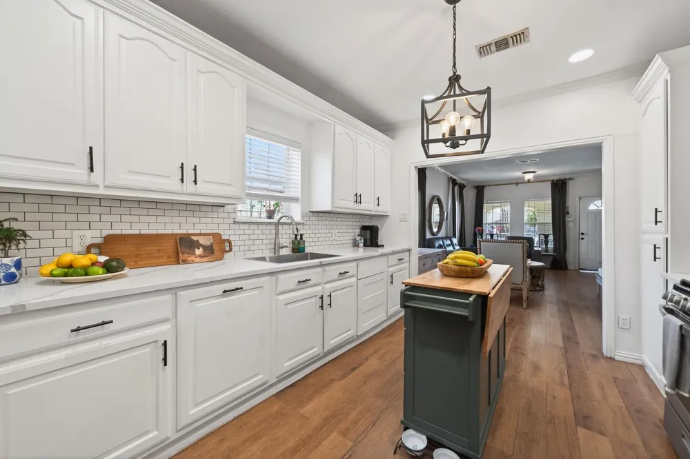 607 Bethpage Avenue Dallas, TX 75217