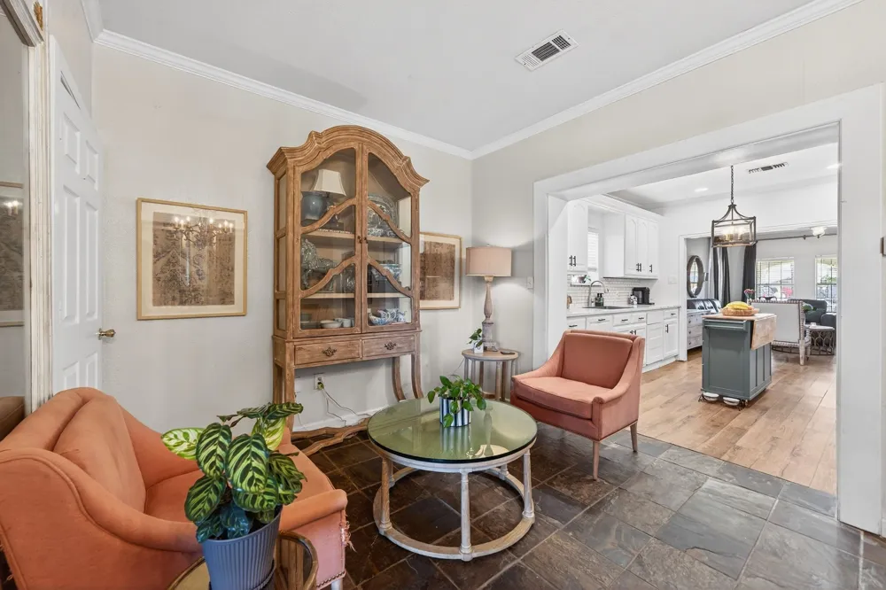 607 Bethpage Avenue Dallas, TX 75217