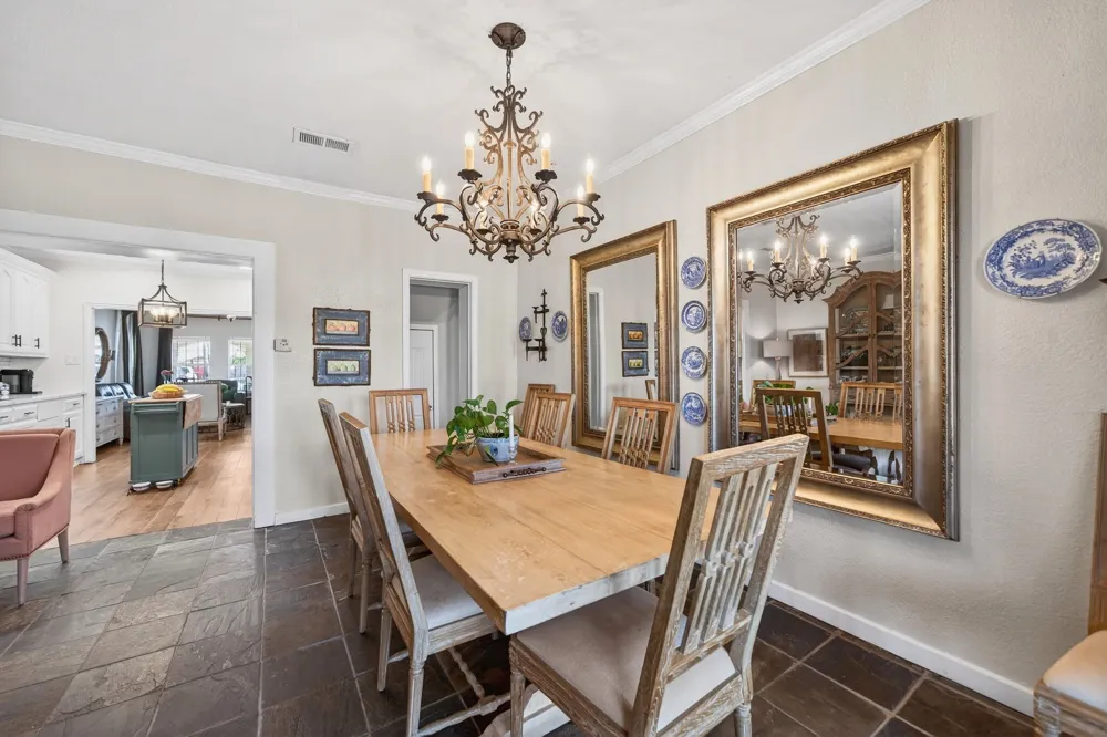 607 Bethpage Avenue Dallas, TX 75217