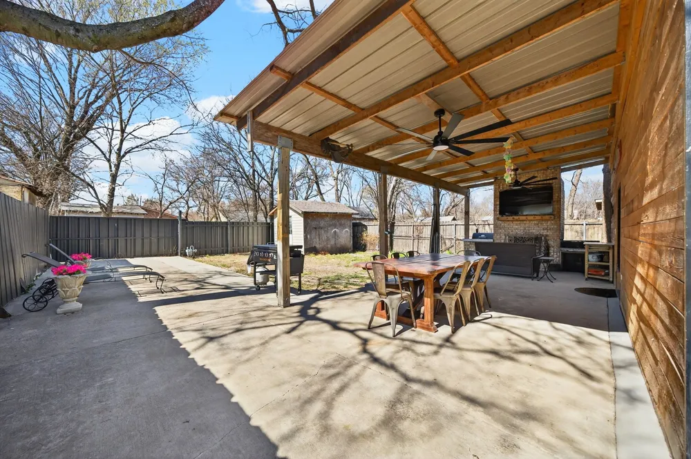 607 Bethpage Avenue Dallas, TX 75217