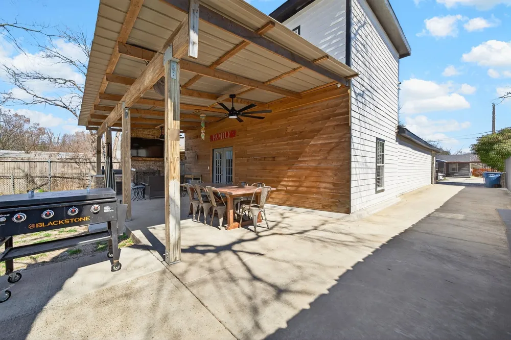 607 Bethpage Avenue Dallas, TX 75217