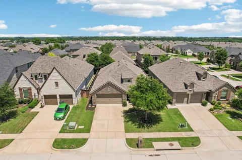 7804 Lewisville Lane