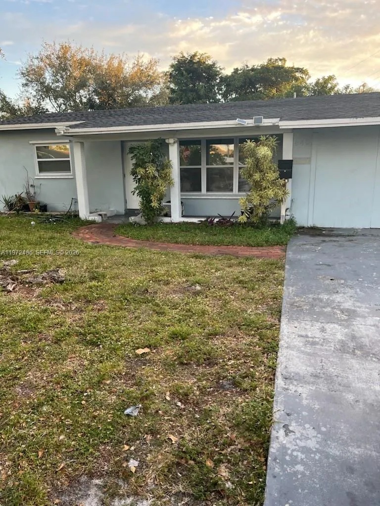 840 NE 32nd Ct Pompano Beach, FL 33064