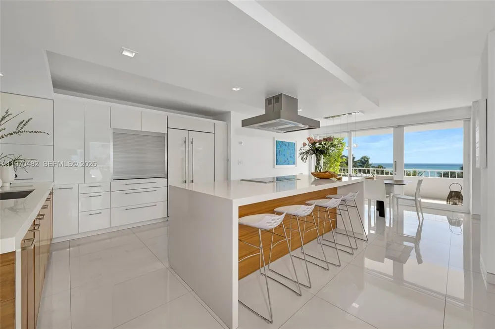 199 Ocean Lane Dr #401 Key Biscayne, FL 33149