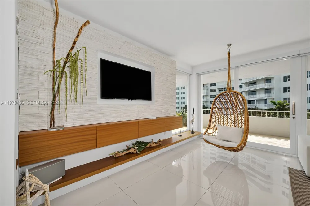 199 Ocean Lane Dr #401 Key Biscayne, FL 33149