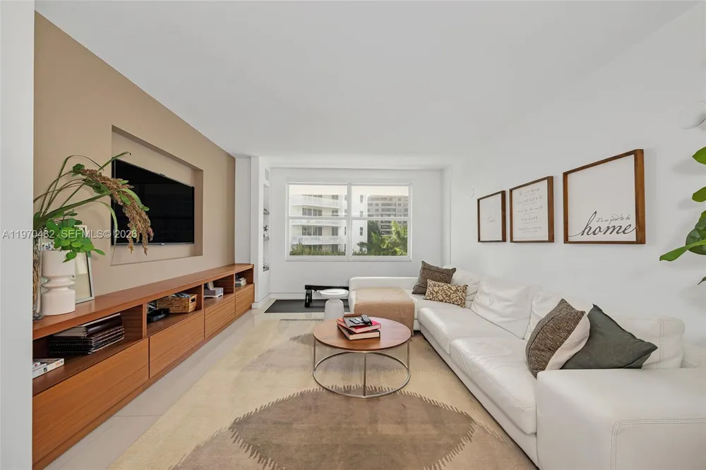 199 Ocean Lane Dr #401 Key Biscayne, FL 33149
