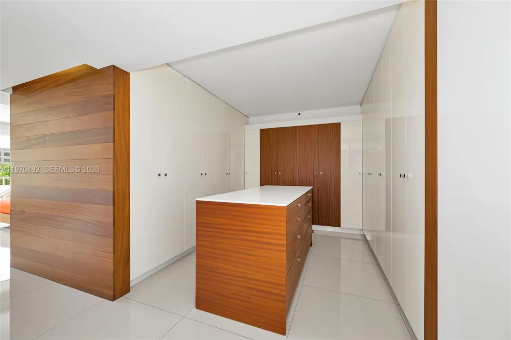 199 Ocean Lane Dr #401 Key Biscayne, FL 33149