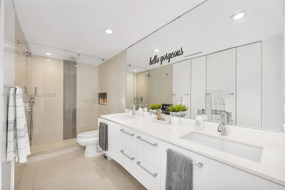 199 Ocean Lane Dr #401 Key Biscayne, FL 33149