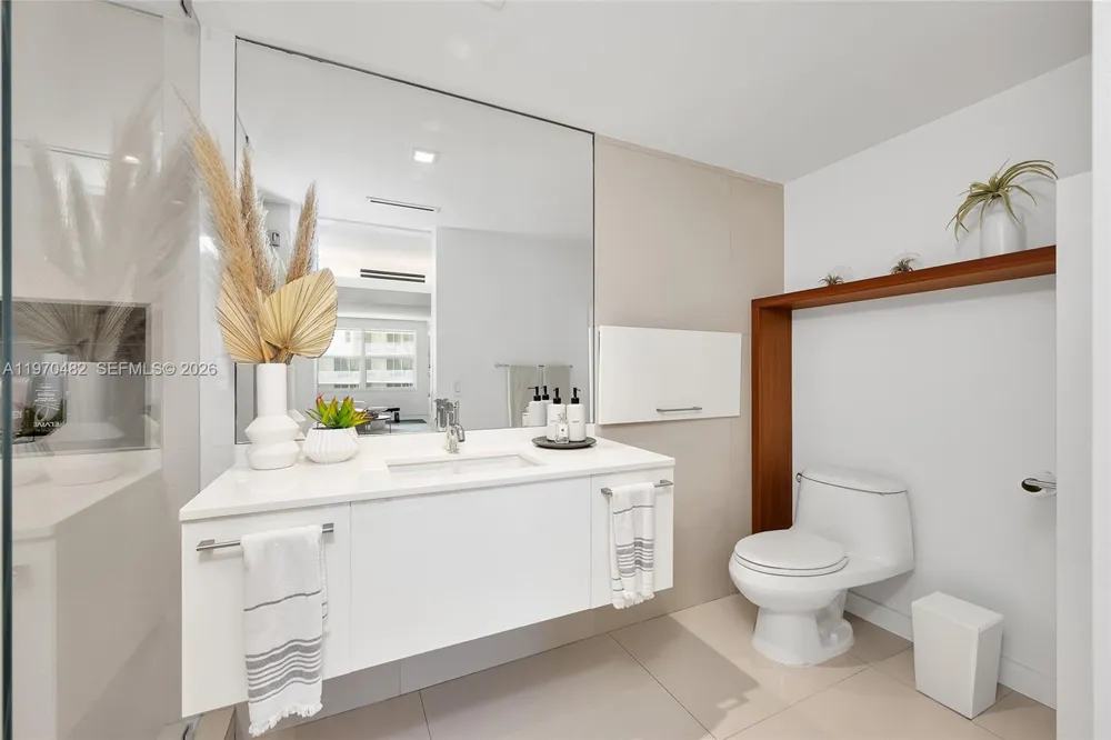 199 Ocean Lane Dr #401 Key Biscayne, FL 33149