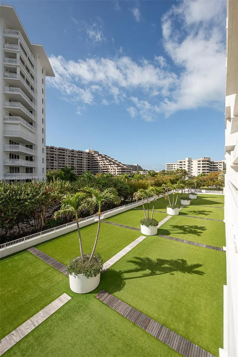 199 Ocean Lane Dr #401 Key Biscayne, FL 33149