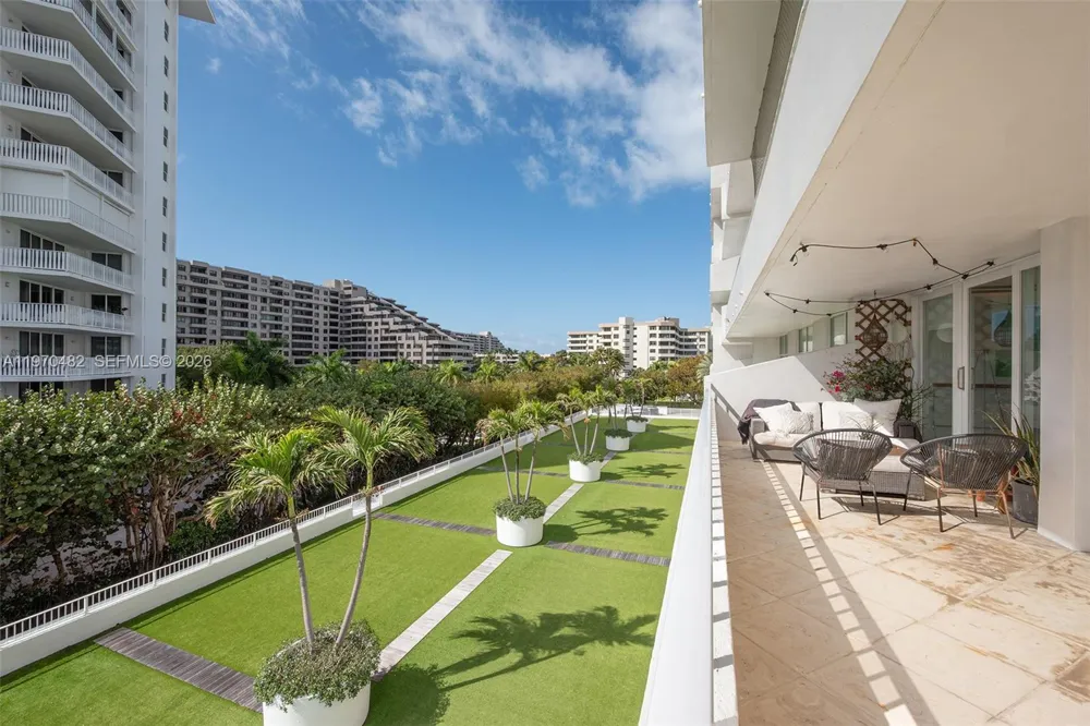 199 Ocean Lane Dr #401 Key Biscayne, FL 33149