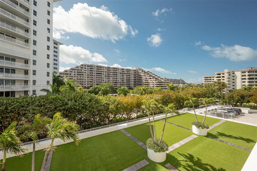 199 Ocean Lane Dr #401 Key Biscayne, FL 33149