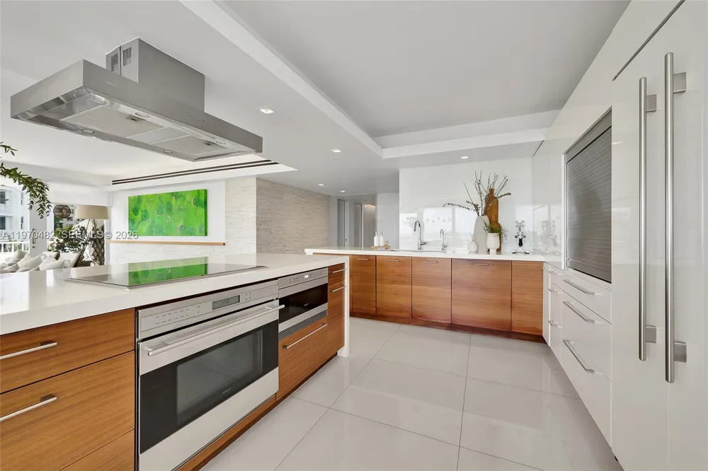 199 Ocean Lane Dr #401 Key Biscayne, FL 33149
