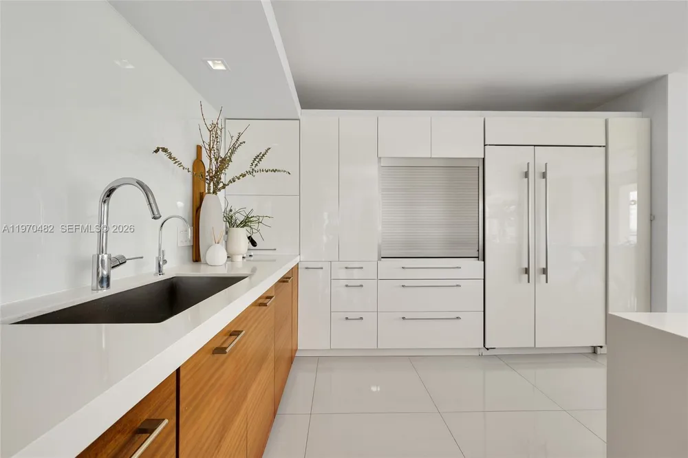 199 Ocean Lane Dr #401 Key Biscayne, FL 33149