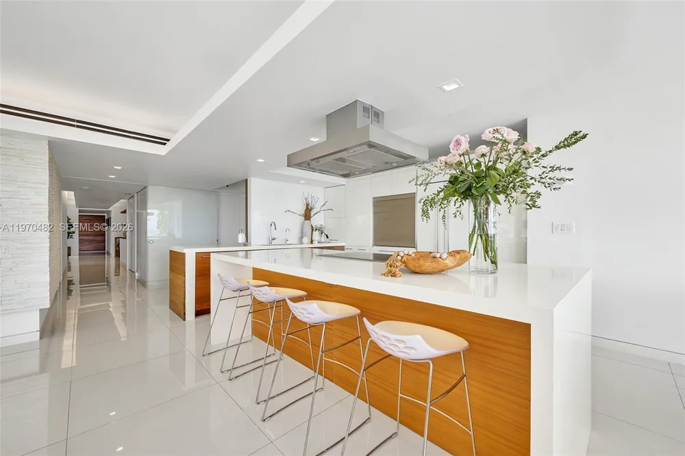 199 Ocean Lane Dr #401 Key Biscayne, FL 33149