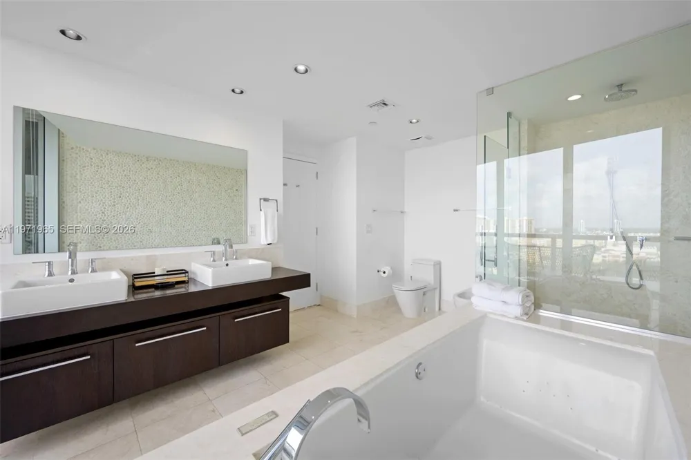 17121 Collins Ave #1508 Sunny Isles Beach, FL 33160