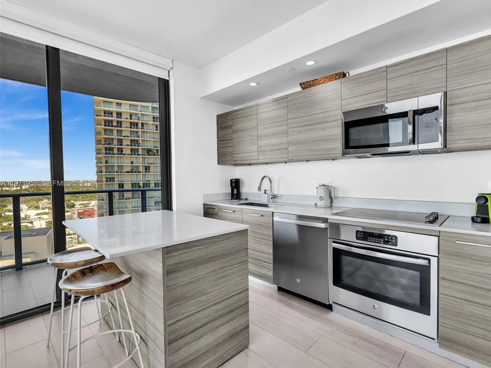 121 NE 34th St #2016 Miami, FL 33137