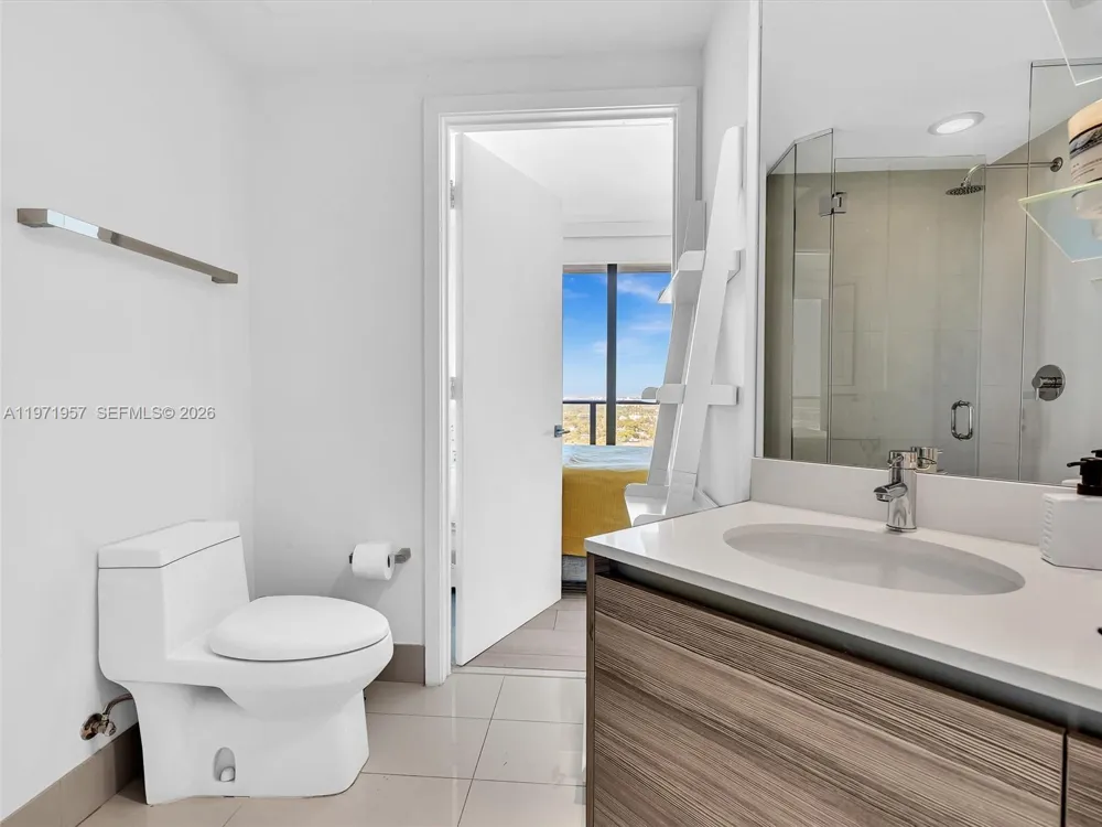 121 NE 34th St #2016 Miami, FL 33137